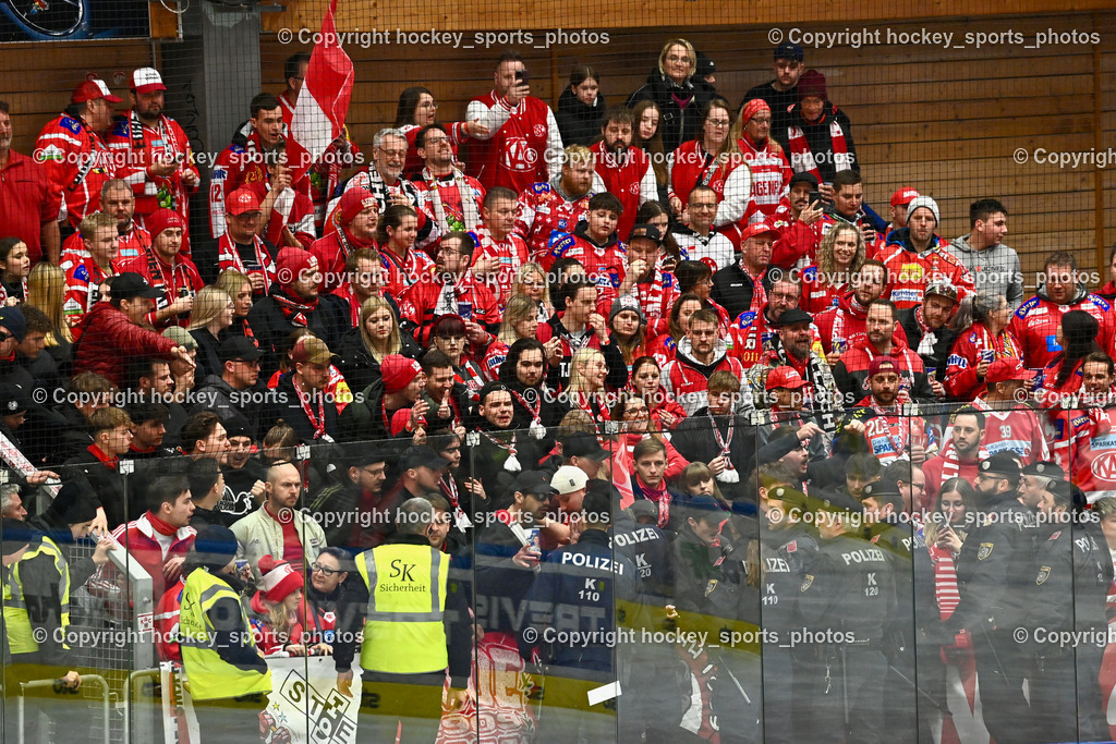 EC IDM WÄRMEPUMPEN VSV vs. EC KAC | EC KAC Fans, Polizeieinsatz, EC IDM WÄRMEPUMPEN VSV vs. EC KAC, EC IDM WÄRMEPUMPEN VSV vs. EC KAC am 02.02.2025 in Villach (Stadthalle Villach), Austria, (Photo by Bernd Stefan)