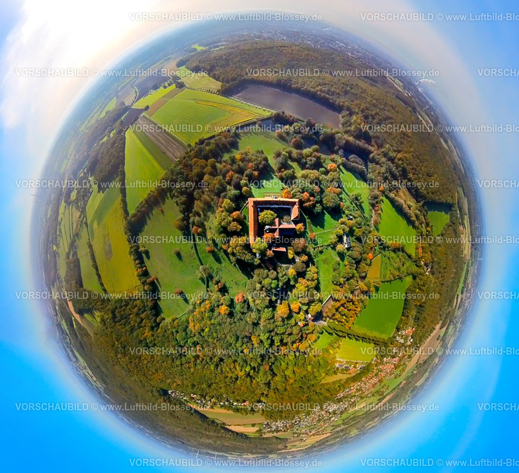 Selm241090500Cappenberg | Luftbild, Schloss Cappenberg im herbstlichen Waldgebiet, LWL-Museum für Kunst und Kultur und kath. Stiftskirche Evangelist St. Johannes, Erdkugel, Fisheye Aufnahme, Fischaugen Aufnahme, 360 Grad Aufnahme, tiny world, little planet, fisheye Bild, Cappenberg, Selm, Ruhrgebiet, Nordrhein-Westfalen, Deutschland