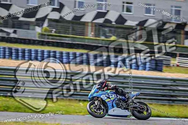 pubi1071 | Professionelle Fotos von Sportveranstaltungen, aber auch Hochzeiten und anderen Events. - Realisiert mit Pictrs.com