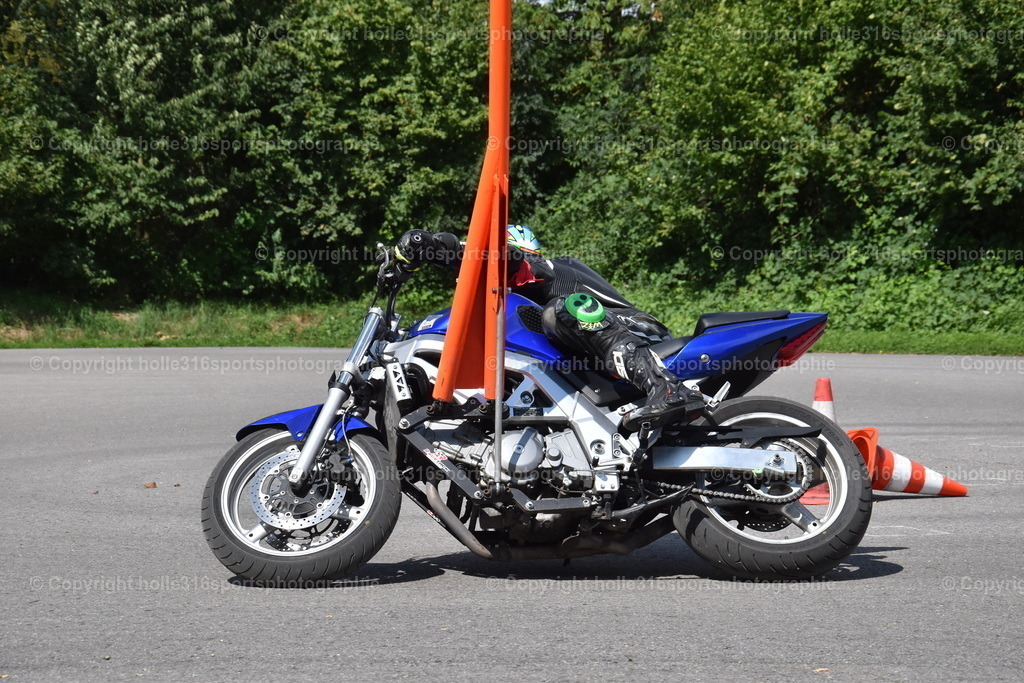 DSC_0545 | Sportfotografie , Motorsport, Motoross, Reitsport, Mointainbike, Enduro,
Landschaft , Outdoor, Eventfotografie, Landschaft, Bilder online bestellen - Realisiert mit Pictrs.com