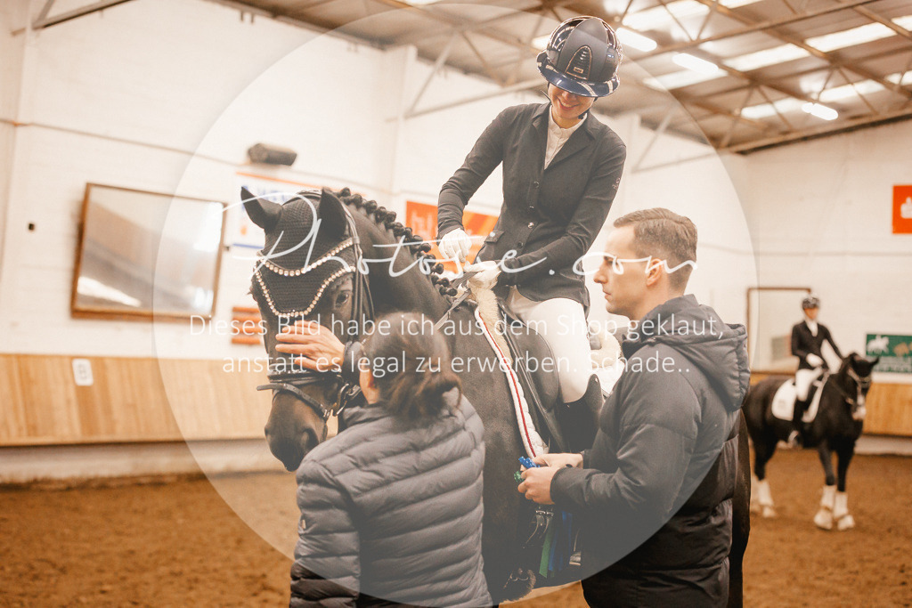 3I6A2123 | Stimmungsvolle Portraits und Reitsportfotografie im Ruhrgebiet und im Münsterland.

Pferdefotografie, Hundefotografie, Tierfotografie, Reportagen, Portraits von Tier und Mensch, Turnierfotografie in Bochum, Recklinghausen, Marl, Haltern am See, Dülmen.. - Realisiert mit Pictrs.com