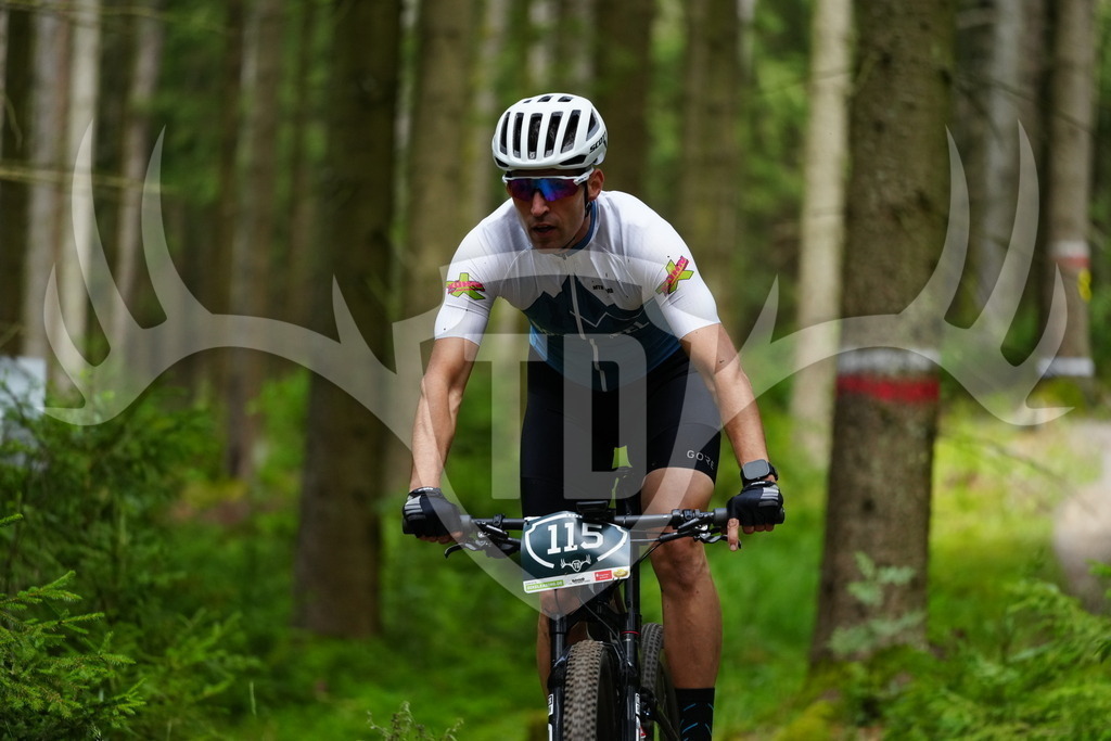 FC100154 | Fotogalerie der Treibjagd im Dunkelwald - Dein MTB Etappenrennen im Erzgebirge - Realisiert mit Pictrs.com
