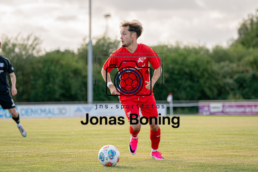 Fußball I Herren I Saison 2026-2027 I Testspiel  I VFL Oythe - VFL Stenum I 2911 | jns.sportfotos - Realisiert mit Pictrs.com