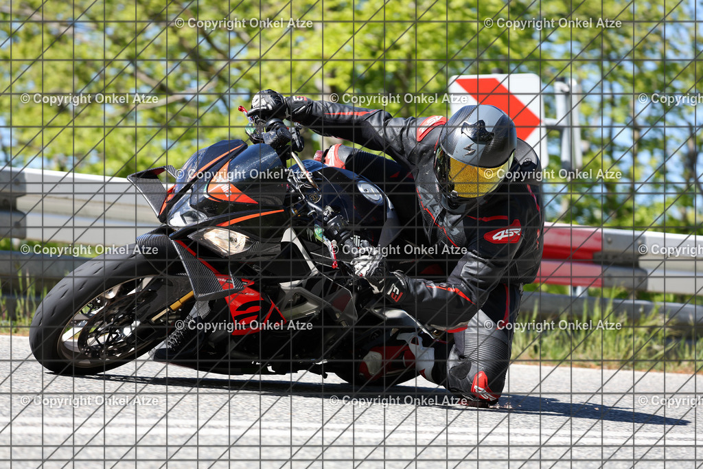 IMG_9976 | Fotograf am Kyffhäuser. Onkel Atze. Kyffhäuser Rennstrecke. Café36. Motorsportfotografie. - Realisiert mit Pictrs.com