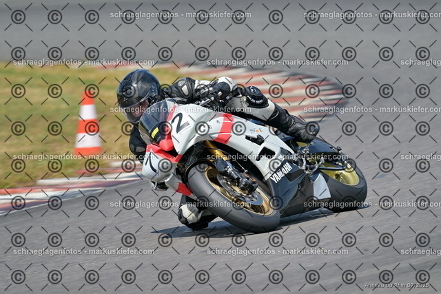 25bt04-1784 | markuskiefer.com - Realisiert mit Pictrs.com