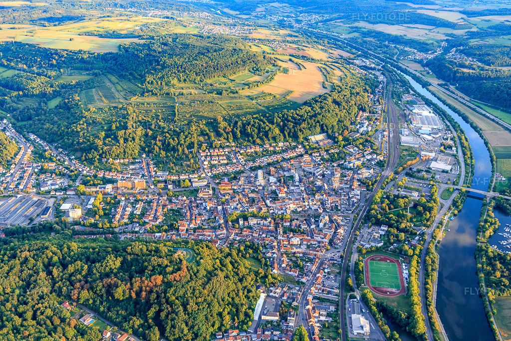 Luftbild: Stadtansicht an der Saar von Norden in Merzig im Bundesland Saarland in Deutschland. Foto: IMG_149612.jpg vom 05.09.2025 durch Werner Riehm/FLY-FOTO.de