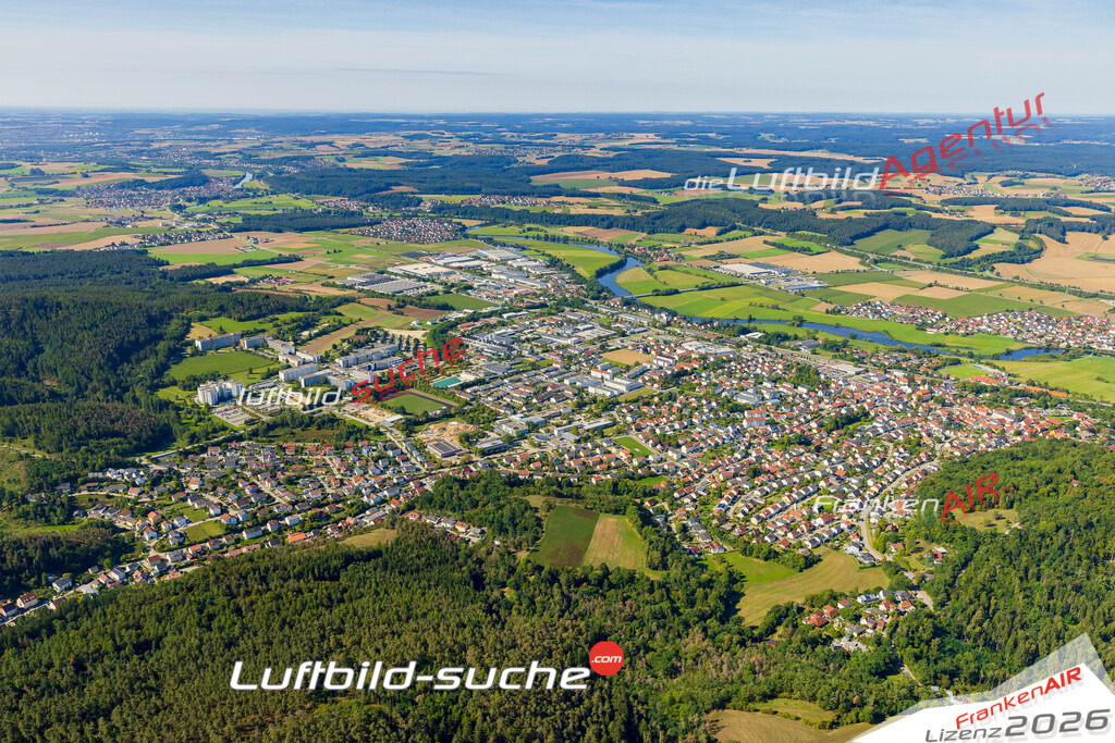 Luftaufnahme der Stadt Regenstauf - Die Luftaufnahme wurde 2025 vom UL-Flugzeug heraus erstellt ( keine Drohne ) - Hochauflösende Luftaufnahme - für professionelle Ausdrucke geeignet. Die Geschenkidee !Mit Lizenz und Bildrechte bestellbar