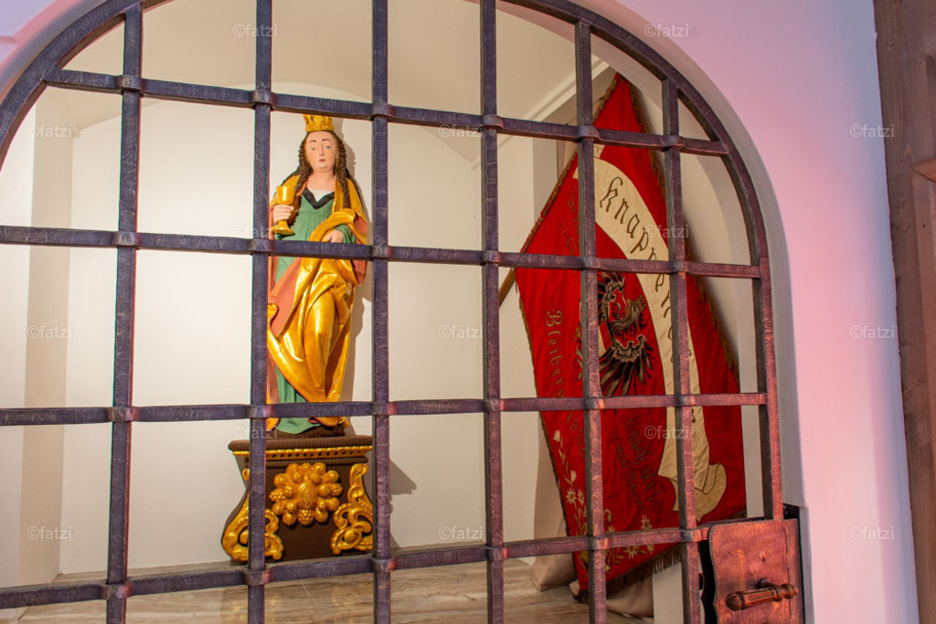 Bergbau-Museum Innen _fatzi_20230908-151917 | Fatzi Bilder-Archiv! 
Die Bilder sind für private Nutzung lizenzfrei. Die kommerzielle Nutzung ist möglich und erwünscht, jedoch bitte ich um vorherige Kontaktaufnahme per E-Mail (info@fatzi.at) oder unter +43 650 7828269 - Realisiert mit Pictrs.com