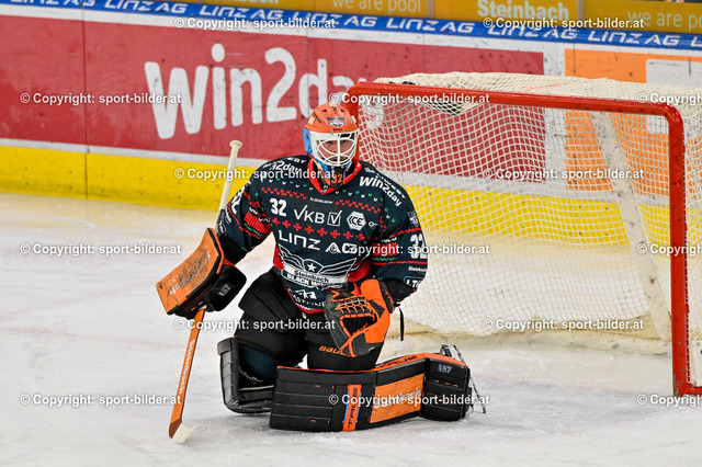 AUT, ICE, Black Wings Linz (AUT) vs Fehervar AV 19 (HUN) | 22.12.2023, Eishalle Linz, AUT, ICE Eishockey Liga, Black Wings Linz (AUT) vs Fehervar AV 19 (HUN), im Bild Rasmus Tirronen (BWL)


// ICE win2day Hockey League Match between Black Wings Linz (AUT) vs Fehervar AV 19 (HUN) in Linz, Austria on 2023/12/22