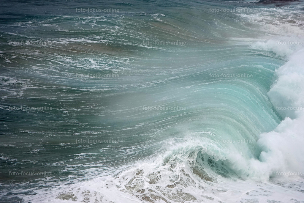 a | Landscape photography, spectacular waves, Atlantic Ocean, Baltic Sea