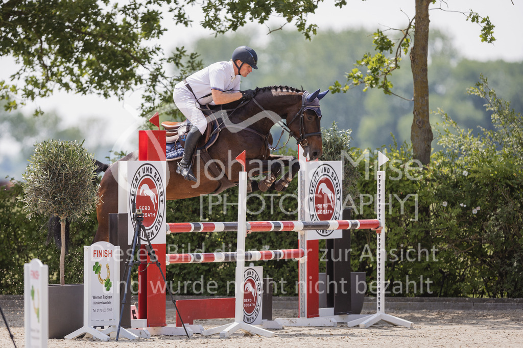 230616_Lemwerder_Springpf-L2-669 | Deine schönsten Turniermomente als professionelle Fotos! Entdecke hochwertige Pferdesport-Fotografie im Online-Shop. Jetzt Fotos finden & bestellen!