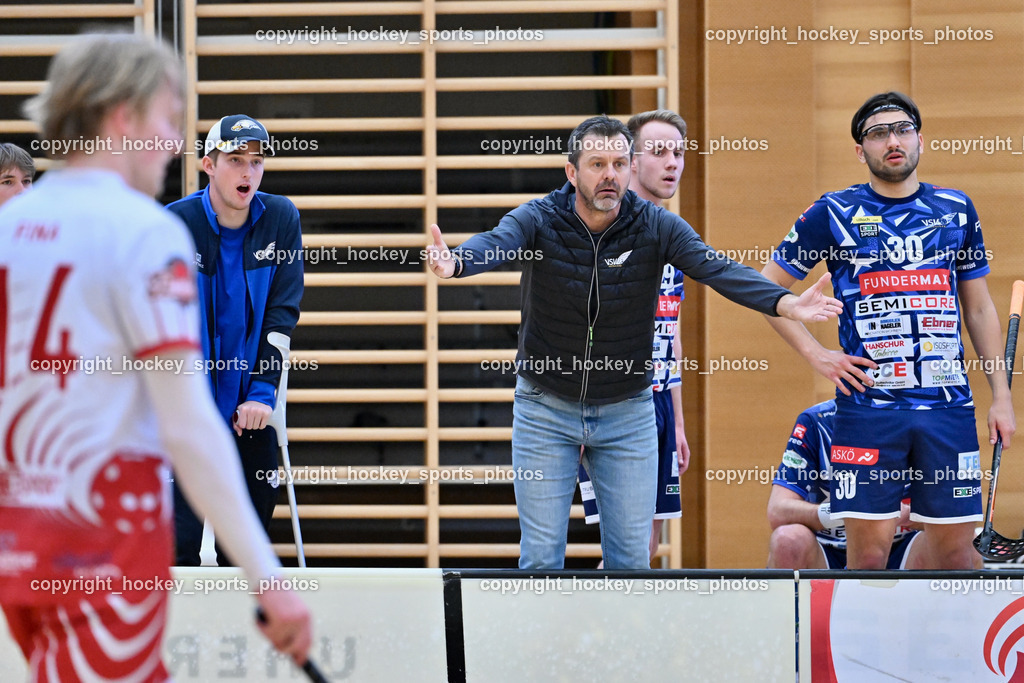VSV Unihockye vs. KAC Floorball | Headcoach VSV Unihockey Harald Felsberger, #30 Christoph Steiner VSV Unihockey, #66 Jakob Rainer VSV Unihockey, VSV Unihockye vs. KAC Floorball, VSV Unihockye vs. KAC Floorball am 13.04.2025 in Villach (Ballspielhalle St. Martin), Austria, (Photo by Bernd Stefan)