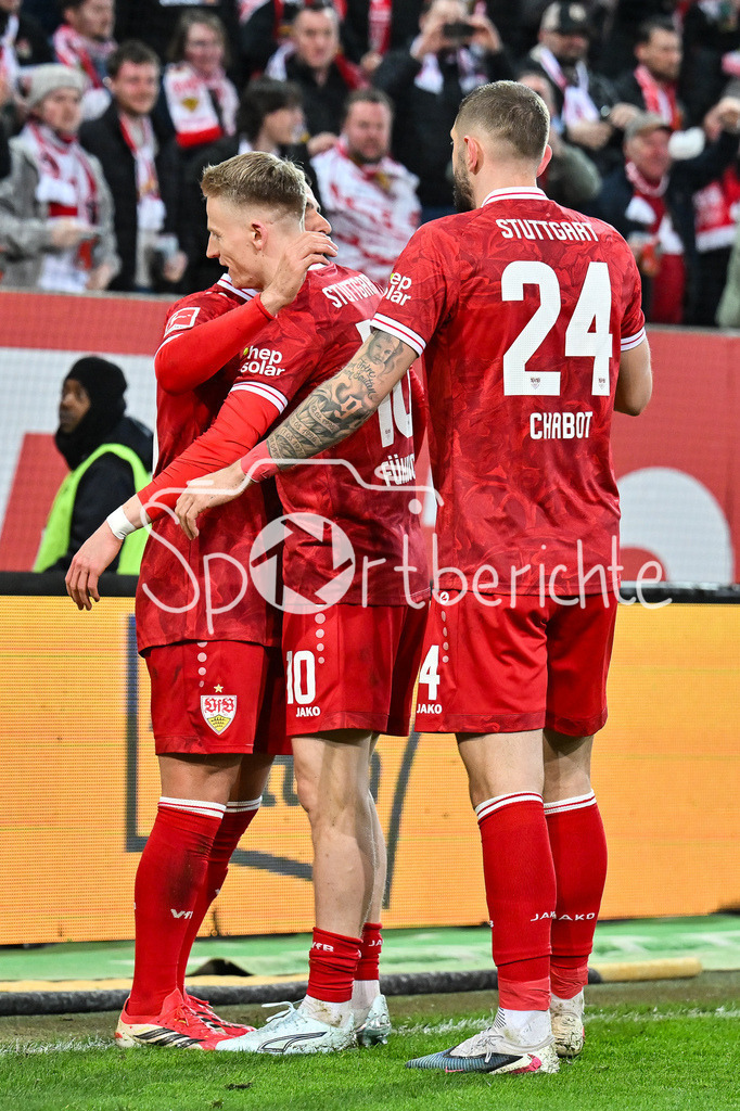 FC Augsburg - VfB Stuttgart | AUGSBURG, GERMANY - 22. MAERZ: Jubel der Gäste nach dem Treffer zum 1-4 durch Deniz UNDAV (VfB Stuttgart 26) / Tor / Torschuetze / Freude / Happy während dem Bundesligamatch zwischen dem FC Augsburg und dem VfB Stuttgart am 27. Spieltag in der WWK Arena / DFL REGULATIONS PROHIBIT ANY USE OF PHOTOGRAPHS AS IMAGE SEQUENCES AND/OR QUASI-VIDEO