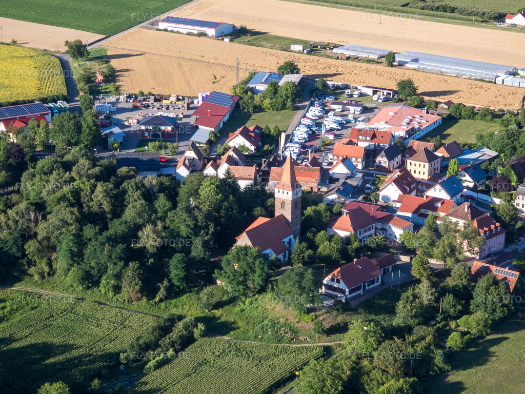 Luftbild: Protest. Kirche in Minfeld im Bundesland Rheinland-Pfalz in Deutschland. Foto: P7130149.jpg vom 13.07.2017 durch Werner Riehm/FLY-FOTO.de