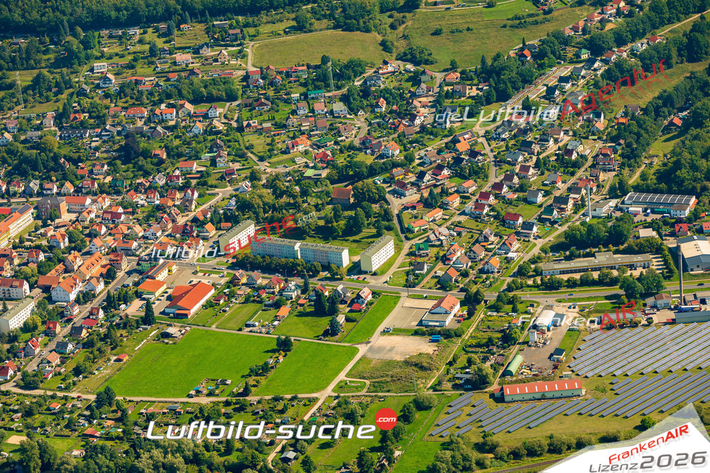Luftbild der Stadt Wasungen - Das Luftbild wurde 2025 vom UL-Flugzeug heraus erstellt ( keine Drohnenaufnahme ) - Hochauflösende Luftaufnahme - für Wandbilder und großformatige Ausdrucke geeignet. Das besondere Geschenk!Hier alle&nbsp;Infos zur Lizenzierung der LuftaufnahmeWir fliegen auch dieses Jahr wieder in Ihre Region um Luftbilder zu erstellen.- Luftbild anfragen
