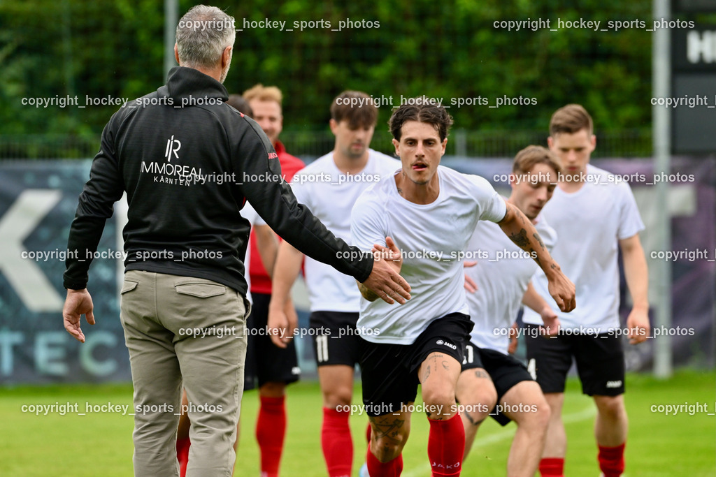 SAK vs. ATUS Ferlach | #7 Christopher Katschnig ATUS Ferlach, Headcoach ATUS Ferlach Darko Djukic, SAK vs. ATUS Ferlach, SAK vs. ATUS Ferlach am 01.08.2025 in Klagenfurt (Sportpark Welzenegg), Austria, (Photo by Bernd Stefan)