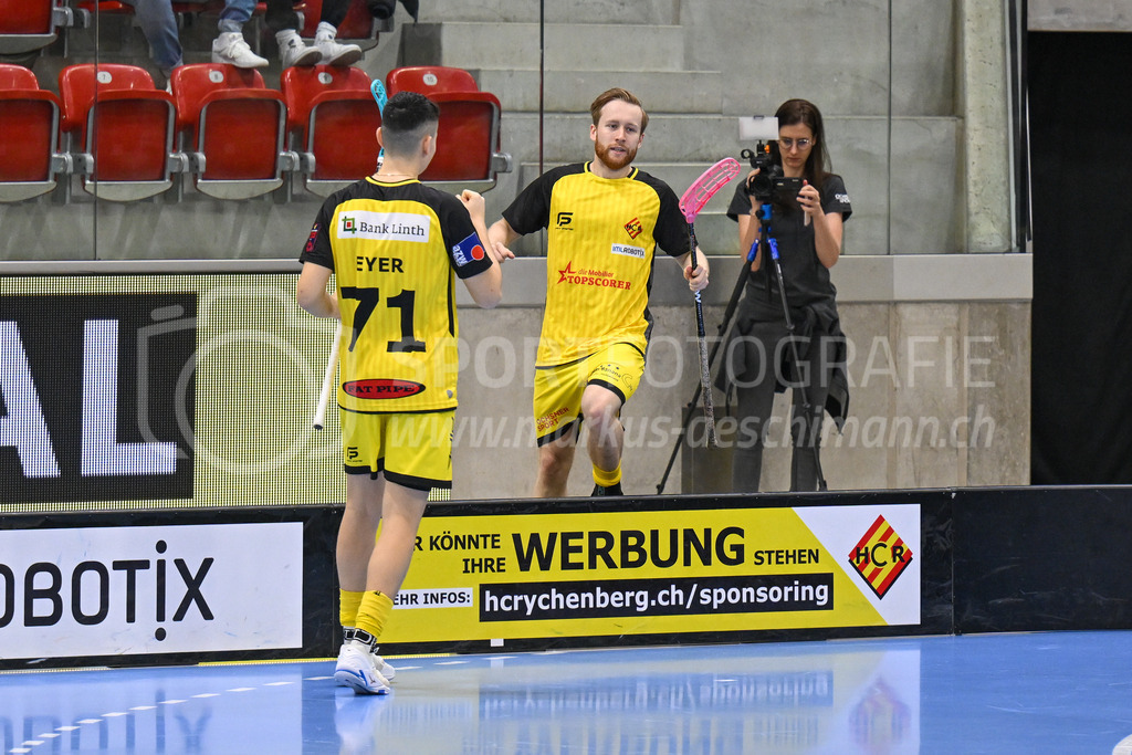 HC Rychenberg vs Floorball Köniz - 18. Dezember 2022 | HC Rychenberg vs Floorball Köniz
AXA Arena, Winterthur
Marco Eyer (#71 HC Rychenberg) und Noah Püntener (#19 HC Rychenberg).
Bild: Sportfotografie Markus Aeschimann | www.markus-aeschimann.ch - Realisiert mit Pictrs.com