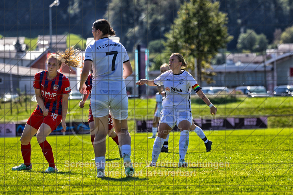 20260906_121119_0173-Bearbeitet_(c)_by_PhotoPeet | #,1.FC Donzdorf (weiß) vs. 1.FC Heidenheim 1846 (rot), Fußball, Frauen-Verbandspokal Gruppe 2, 2. Runde, Saison 2026/2027, Rasenplatz Lautertal Stadion, Süßener Straße 16, 73072 Donzdorf, 06.09.2026 - 11:00 Uhr,Foto: PhotoPeet / Sport- &amp; Eventfotografie / Peter Harich