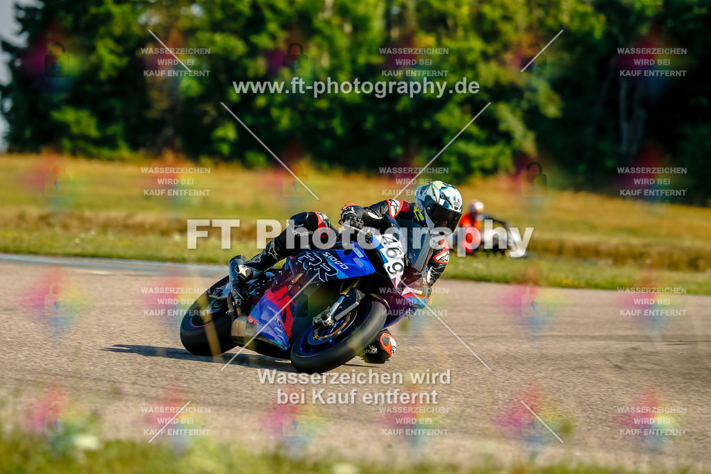Chambley Juli-0303 | Hier findet Ihr Bilder von Touristenfahrten auf der Nürburgring Nordschleife oder von anderen Veranstaltungen die ich besucht habe. Viel Spass beim Durch Schauen 