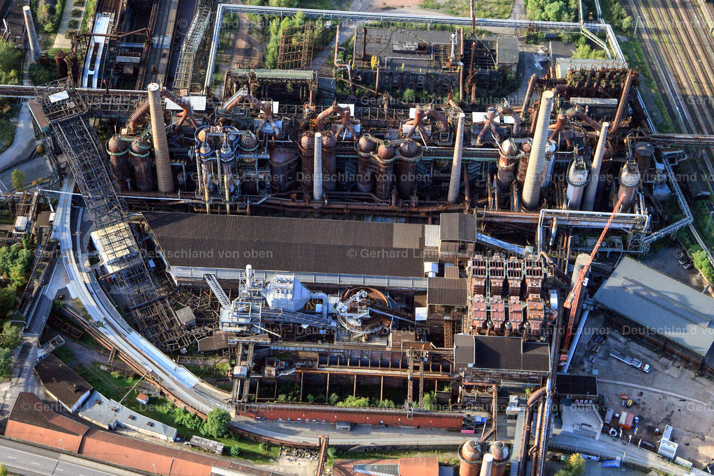 3070528 | Die Völklinger Hütte ist das weltweit einzige vollständig erhaltene Eisenwerk weltweit.Es ist das erste Industriedenkmal dieser Epoche, das in die Welterbeliste der UNESCO aufgenommen wurde