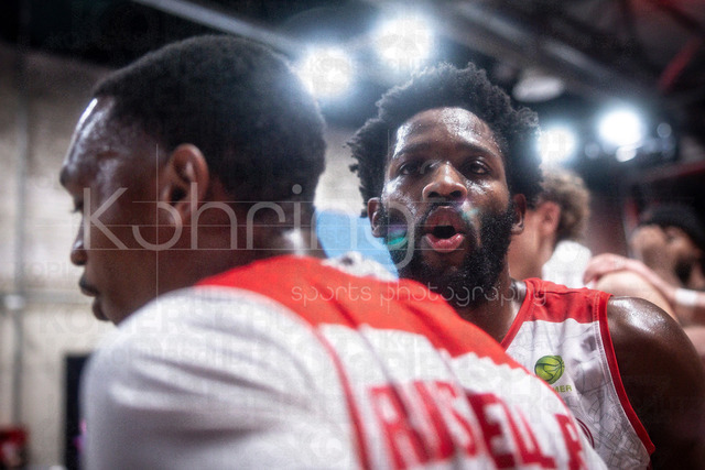 Barmer 2. Basketball Bundesliga ProA: Rheinstars Koeln vs. BBC Bayreuth, 11.01.26 | Köln, 11.01.26 - Michael Jordan Miller (RheinStars Köln, 23, SG) feiert den Sieg nach dem Spiels der Barmer 2. Basketball Bundesliga ProA: Rheinstars Koeln vs. BBC Bayreuth in der Motor World in Köln.