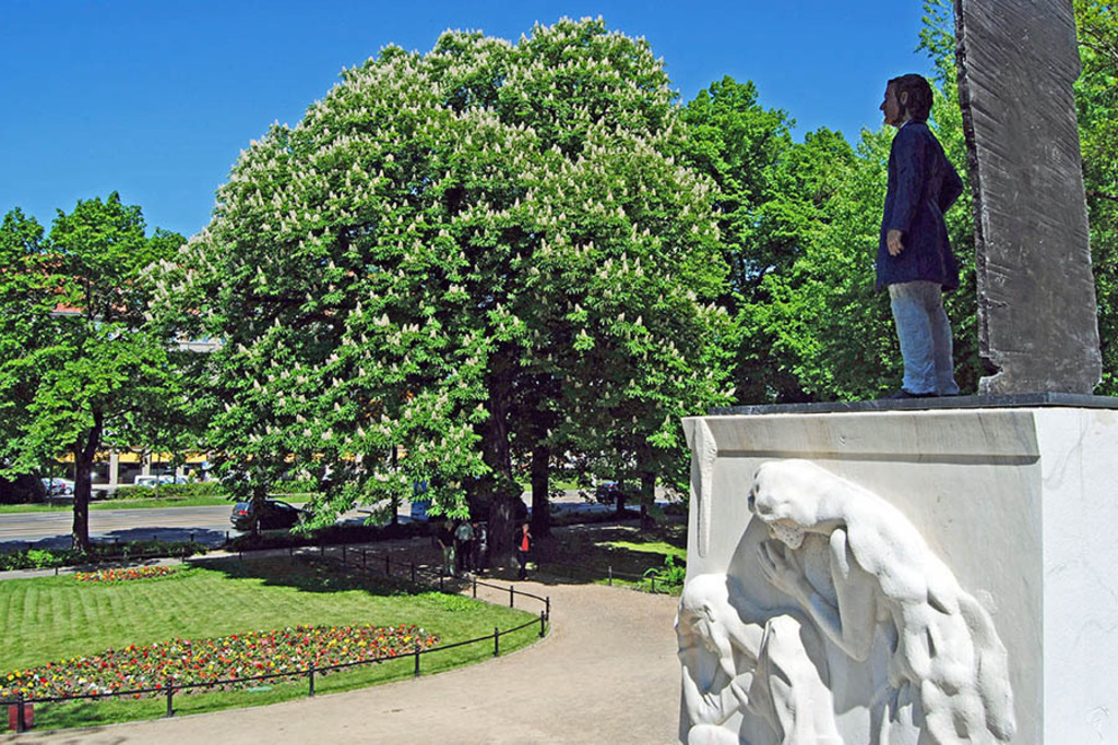 Promenadenring - Richard-Wagner-Denkmal | Entdecke über 20 Kategorien Leipzig-Motive: Foto-Downloads, hochwertige Poster, Leinwand- & Fine-Art-Prints. Jetzt Lieblingsfoto im Bildlexikon Leipzig Shop bestellen!