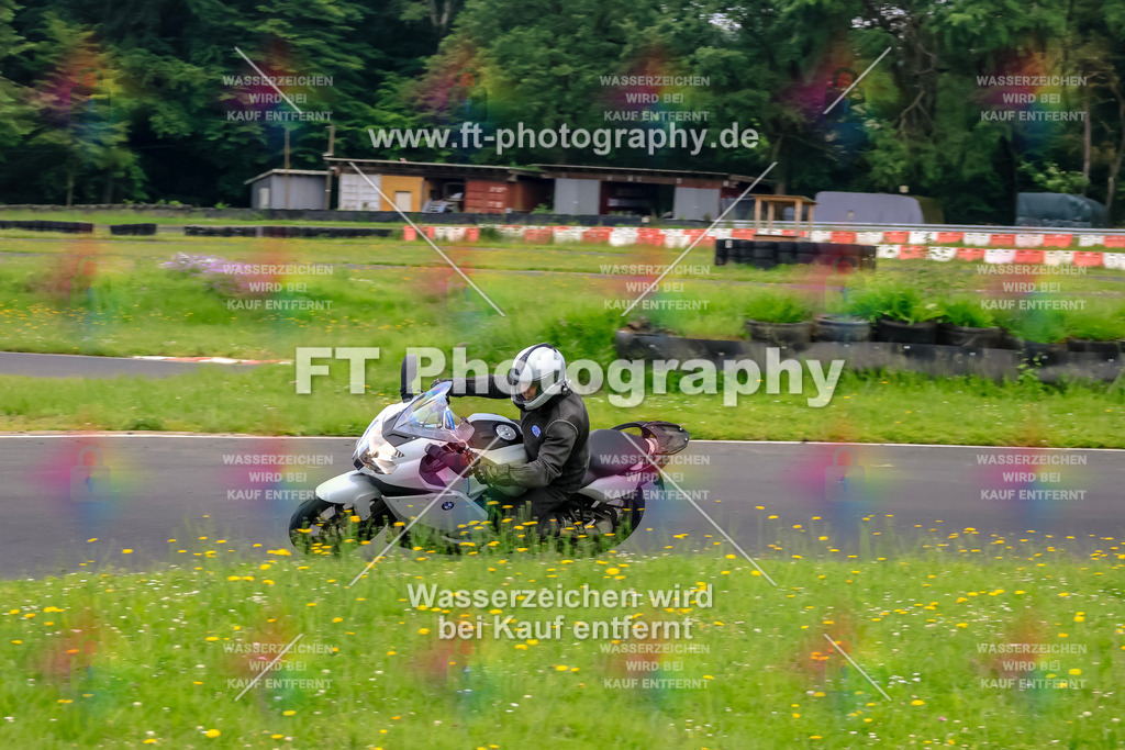 VBK-7003 | Hier findet Ihr Bilder von Touristenfahrten auf der Nürburgring Nordschleife oder von anderen Veranstaltungen die ich besucht habe. Viel Spass beim Durch Schauen 