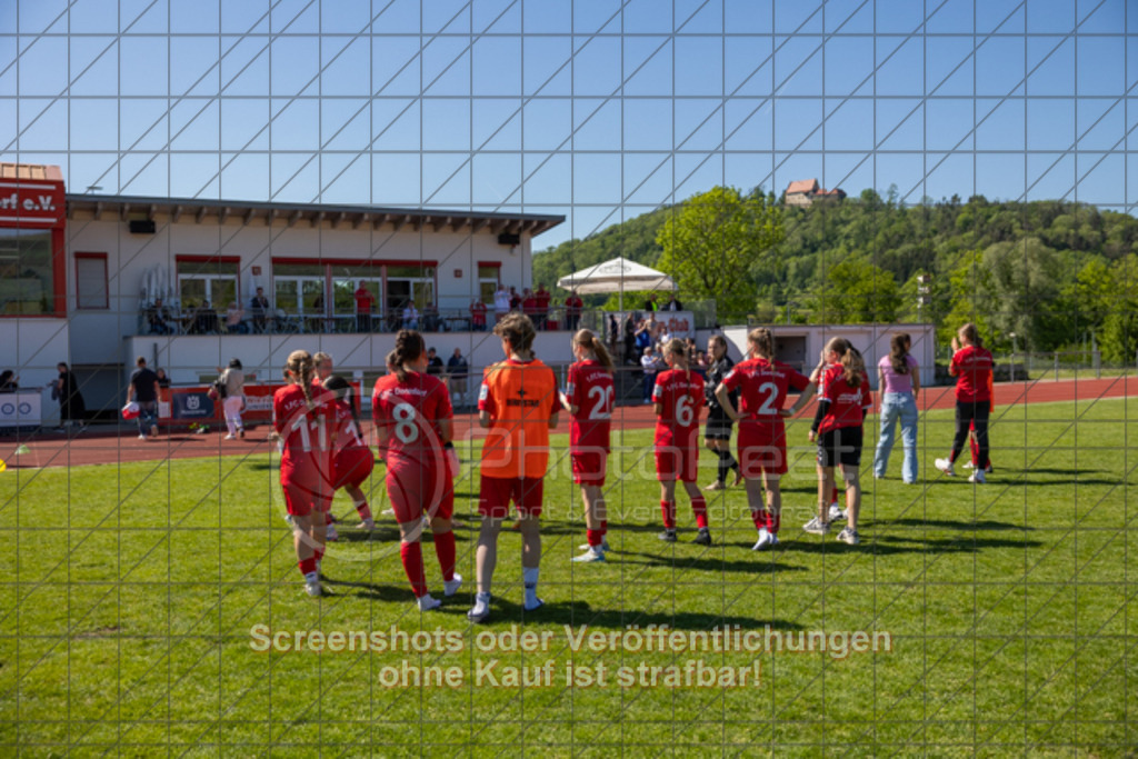 20250510_154545_0844 | #,1.FC Donzdorf (rot) vs. Karlsruher SC (blau), Fussball, EnBW-Oberliga B -Juniorinnen, 23. Spieltag, Saison 2024/2025, Rasenplatz, Lautertal Stadion, Süßener Straße 16, 73072 Donzdorf, 10.05.2025 - 14:00 Uhr,Foto: PhotoPeet-Sportfotografie/Peter Harich