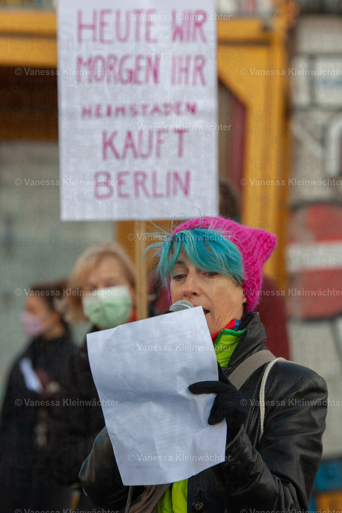 201105 StopHeimstadenAGH-9 | Mit einer Lärmkundgebung in der Nähe des Abgeordnetenhauses von Berlin protestieren Mieter*innen am 5.11.2020 gegen einen Verkauf ihrer Häuser an den Schwedischen Investor Heimstaden. - Realisiert mit Pictrs.com