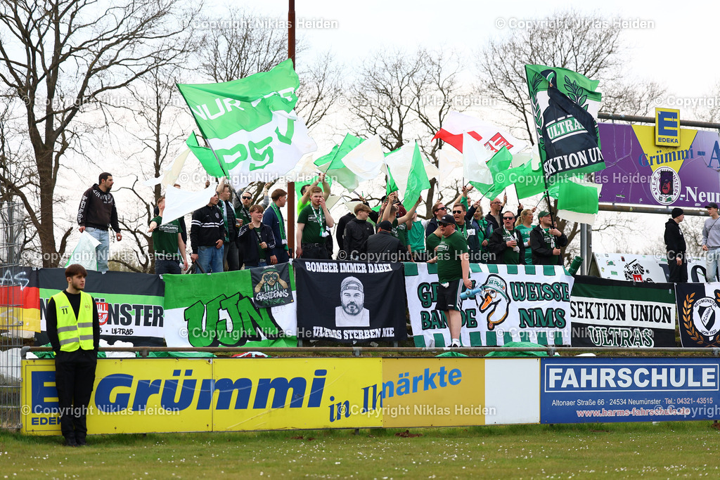 NH_VfRNeumuenster_PSVNeumuenster_FlensOberliga_15042026 | Die Fans des VfR Neumünster zeigten eine Choreo.Fußball I Herren I Flens Oberliga I Saison 2025-2026  I 19. Spieltag I VfR Neumünster - PSV Union Neumünster I 15.04.2026 I VfR Stadion HSP (Grümmi Arena)