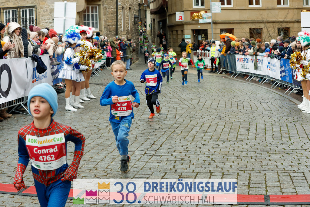400m AOK Junior Cup | 3 Koenigslauf 2024 400m AOK Junior Cup - Realisiert mit Pictrs.com