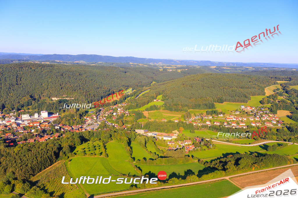 Die Luftaufnahme der Stadt Weissenbrunn wurde vom UL-Flugzeug heraus erstellt ( keine Drohne )- hohe Auflösung für beste Qualität