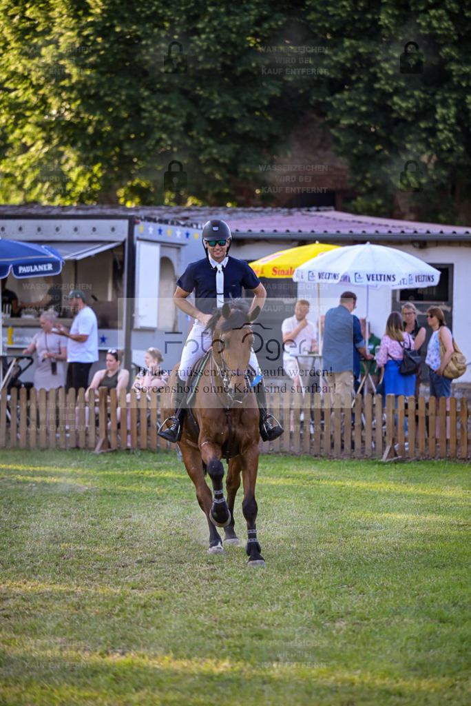 Reitturnier Voxtrup | Entdecke hochwertige Reitturnierfotos von Foto Oger. Professionell, emotional und authentisch – jetzt Lieblingsmomente im Shop bestellen. - Realisiert mit Pictrs.com