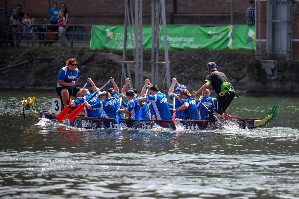 Drachenboot-Regatta_Duisburg140625_49 | Bildergalerie von Sport-Ereignissen aber auch von weiteren spannenden Dingen - nicht nur vom Niederrhein. In Anlehnung an den bekannten Spruch von Hanns Dieter Hüsch heißt das Motto: "Niederrhein ist überall".  - Realisiert mit Pictrs.com