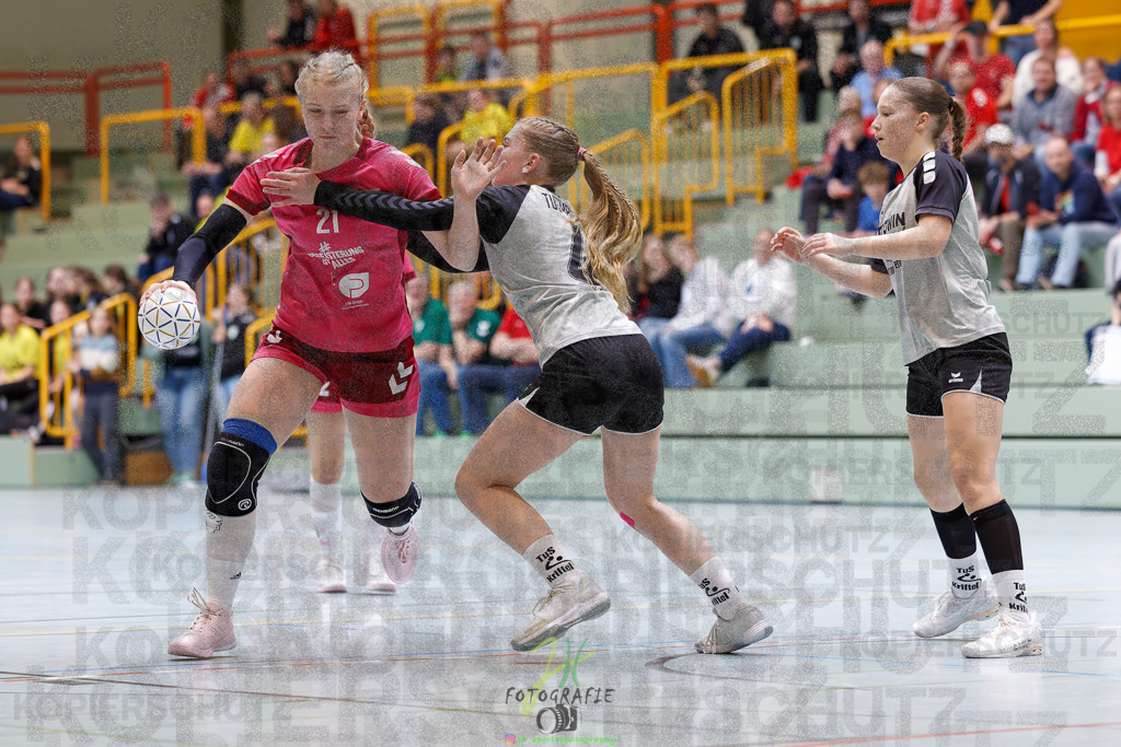 Hessenmeisterschaft wJC - Spiel um Platz 3; TuS Kriftel - SG Schenklengsfeld | Hessenmeisterschaft wJC - Spiel um Platz 3; TuS Kriftel - SG Schenklengsfeld am 22.03.2025 in Biedenkopf (Sporthalle Lahntalschule)Photo © 2025 - Jörg Heinrich - Realisiert mit Pictrs.com