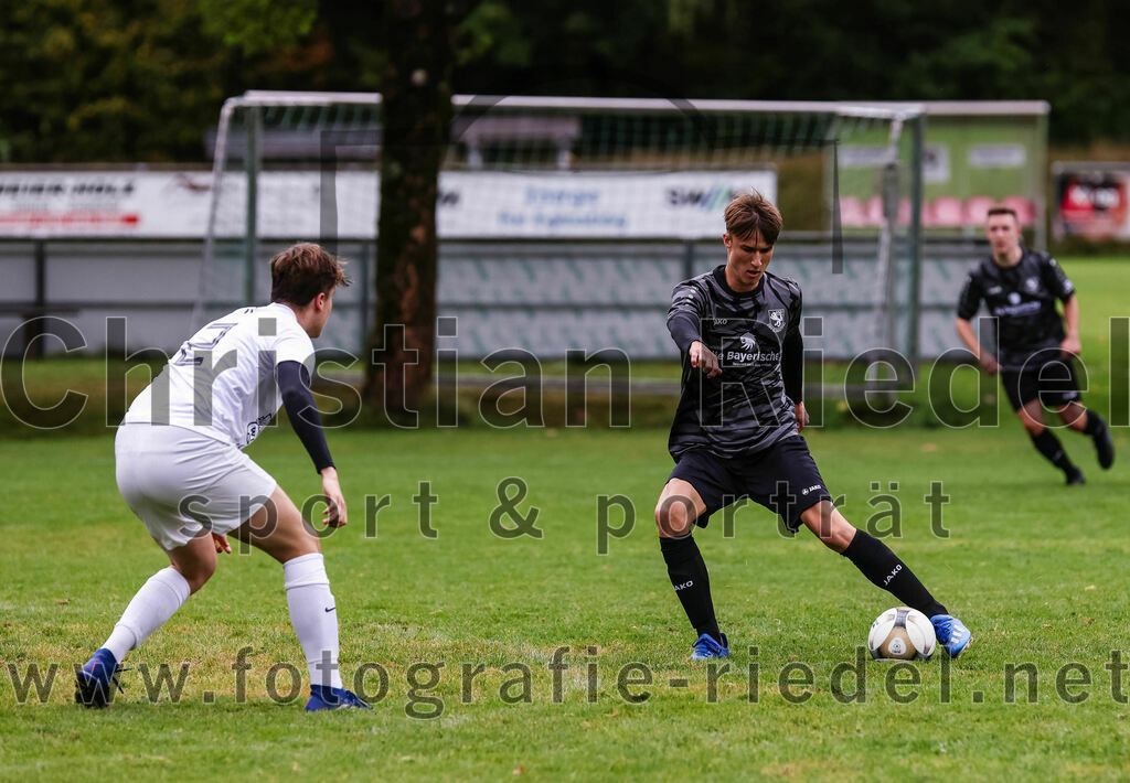 2023-08-27_100_TSV_Egmating_II_gegen_SG_Grasbrunn-Haar_II | Egmating, Deutschland, 27.08.2023:
Fußball, B-Klasse 2023 / 2024, 2. Spieltag, TSV Egmating II gegen (SG) Grasbrunn / Haar II, Endergebnis: 1:2

Simon Frick ((SG) Grasbrunn / Haar II, #2)

Foto: Christian Riedel / fotografie-riedel.net