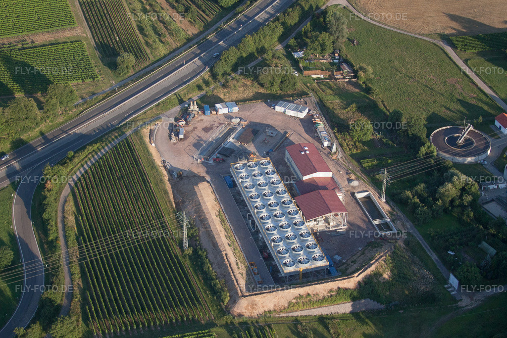 Baustelle des Erdwärmekraftwerkes des Heizkraftwerkes Geothermie an der A65 | Luftbild: Baustelle des Erdwärmekraftwerkes des Heizkraftwerkes Geothermie an der A65 in Insheim im Bundesland Rheinland-Pfalz in Deutschland. Foto: IMG_51045.jpg vom 22.07.2012 durch Werner Riehm/FLY-FOTO.de - Realisiert mit Pictrs.com