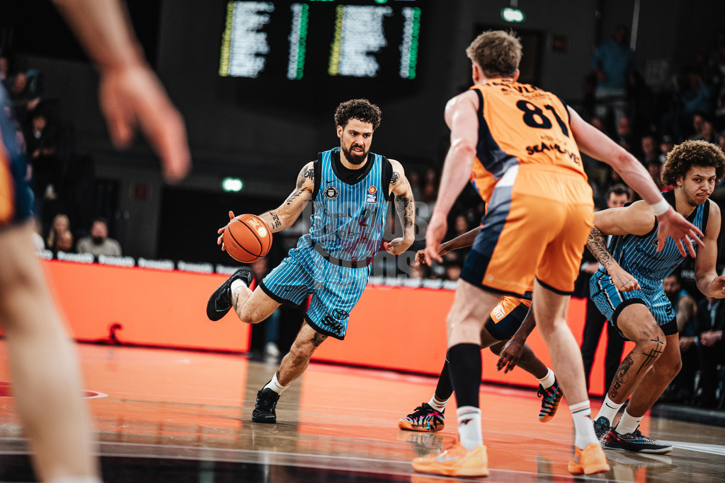 Basketball | Männer | Saison 2025/2026 | easyCredit Basketball Bundesliga | 13. Spieltag | Veolia Towers Hamburg vs. Rostock Seawolves | 22.04.2026 | Devon Daniels (#21, Veolia Towers Hamburg)