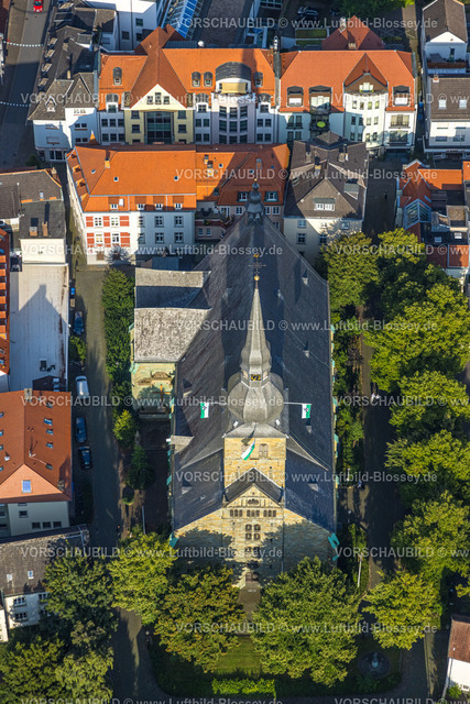 Werl230806708 | Luftbild, Kath. Kirche St. Walburga, Werl, Werl-Unnaer Börde, Nordrhein-Westfalen, Deutschland