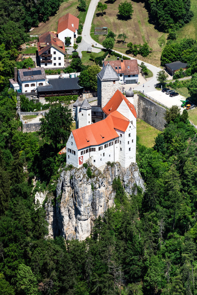 dr__0053995.jpg | RIEDENBURG 12.06.2020 Burganlage der Veste Burg Prunn in Riedenburg im Bundesland Bayern. // Castle of the fortress Burg Prunn in Riedenburg in the state Bavaria. Foto: Daniel Reiter