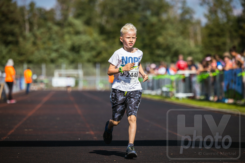 16. Hoywoj-CityLauf im Sportforum Hoyerswerda - 16.09.2023 | 1km VBH-Grundschul-Lauf 2. Klassen - Realisiert mit Pictrs.com