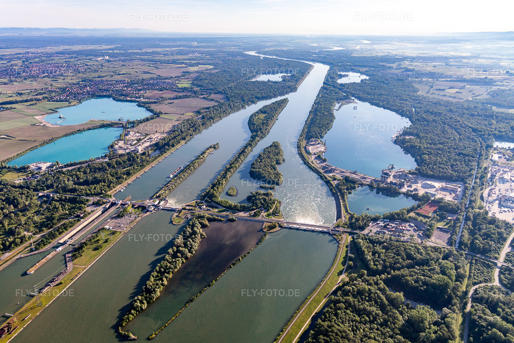 Luftbild: Rheinschleuse Gambsheim-Freistett im Ortsteil Freistett in Rheinau im Bundesland Baden-Württemberg in Deutschland. Foto: IMG_114988.jpg vom 01.06.2019 durch Werner Riehm/FLY-FOTO.de