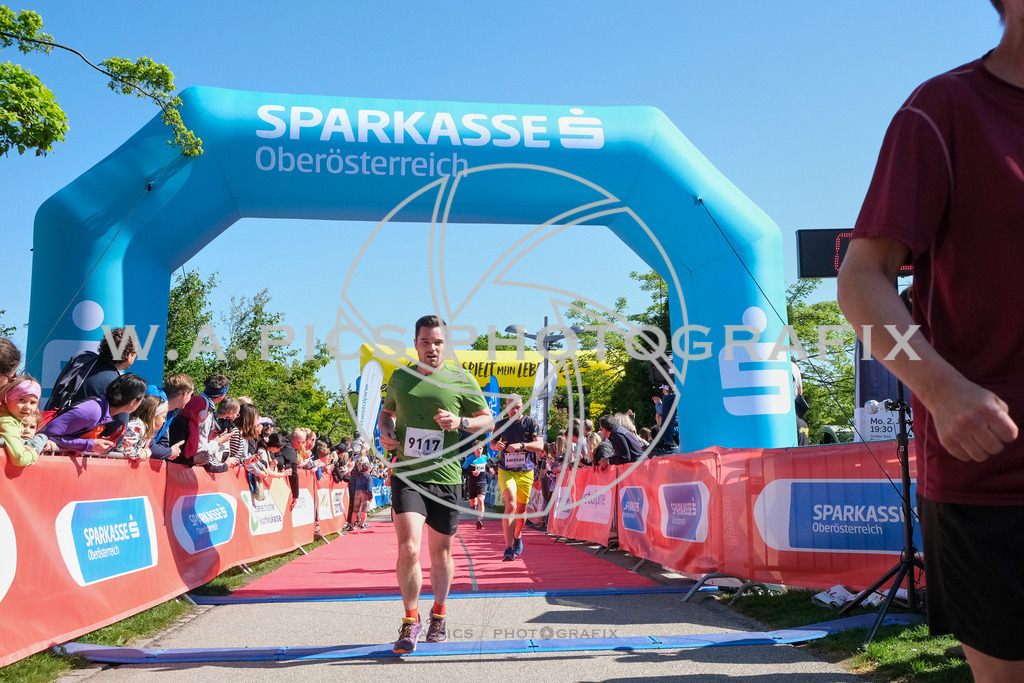 ..... | LINZ,AUSTRIA,27.April 24, Int. 3 Brückenlauf Linz  , Image shows: Photo: WAPICS / Michael ring