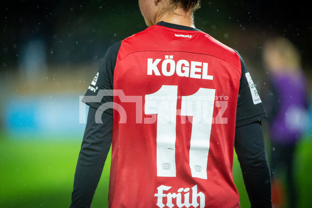 20240927_NSZ_7186 | Kristin Kögel (Bayer Leverkusen,No.11)DEU, Leverkusen, 27.09.2024 Fußball, Frauen, Google Pixel Frauen-Bundesliga, Saison 2024/2025, 4. Spieltag, Bayer 04 Leverkusen - TSG HoffenheimDIE DFB-RICHTLINIEN UNTERSAGEN JEGLICHE NUTZUNG VON FOTOS ALS SEQUENZBILDER UND/ODER VIDEOÄHNLICHE FOTOSTRECKEN - Realisiert mit Pictrs.com