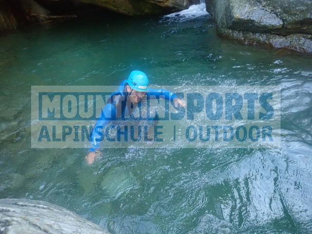 P1010104 | Bestelle die Bilder deines Berg- oder Wasser-Abenteuers mit Mountain Sports bequem von zu Hause aus direkt über unseren Online Fotoshop von pictrs.com. - Realisiert mit Pictrs.com