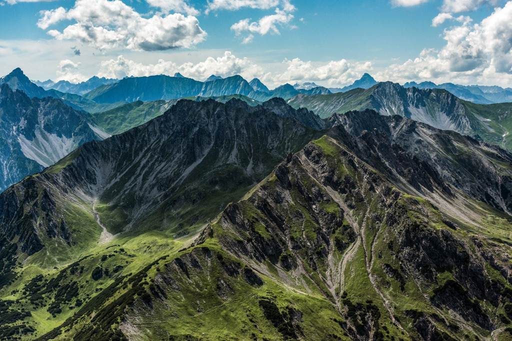 dr__0019355.jpg | TARRENZ 04.07.2017 Felsen- Massiv und Berglandschaft der Alpen in Tarrenz in Tirol, Österreich. // Rock and mountain landscape the Alps in Tarrenz in Tirol, Austria. Foto: Daniel Reiter