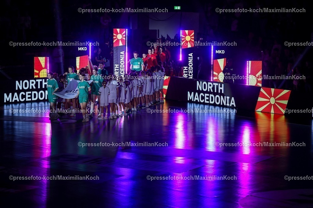DHB16102501096 | 16.10.2025, Handball, EHF Frauen Länderpiel, EM Qualifikation 2026, Deutschland - Nordmazedonien, Schwalbe-Arena in Gummersbach: Einlaufshow der Frauen Nationalmannschaft von Nordmazedonien