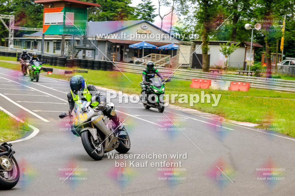 VBK-7846 | Hier findet Ihr Bilder von Touristenfahrten auf der Nürburgring Nordschleife oder von anderen Veranstaltungen die ich besucht habe. Viel Spass beim Durch Schauen 