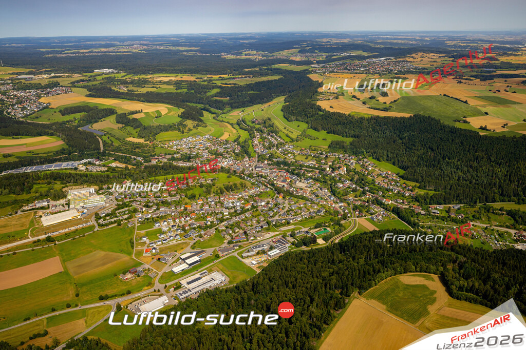 Das Luftbild zeigt :  Glatten - Die Luftaufnahme wurde 2024 vom UL-Flugzeug aus erstellt ( keine Drohne ) - Hochauflösende Luftaufnahme - Für grossformatige Ausdrucke geeignet. Die Geschenkidee !Mit Lizenz und Bildrechte bestellbar