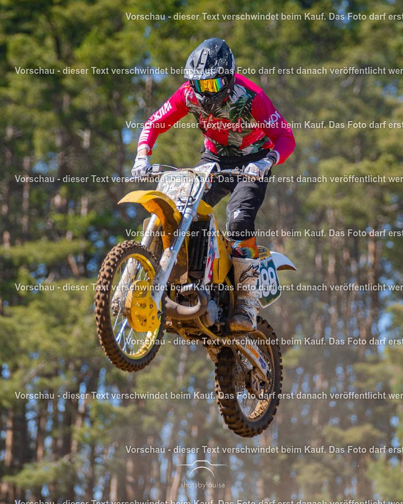 20260501_MCWriezen-3257 | Sportfotografin aus Berlin-Brandenburg mit Fokus auf Motocross. Ich halte deine sportliche Leistung und echte Emotionen auf und neben der Strecke professionell fest. Entdecke die Fotos von deinem Rennen und bestelle sie direkt hier im Shop.